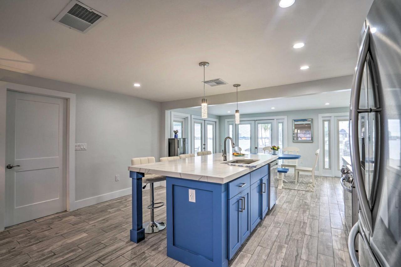 Waterfront Matlacha Home With Hot Tub And Grill! Exterior photo